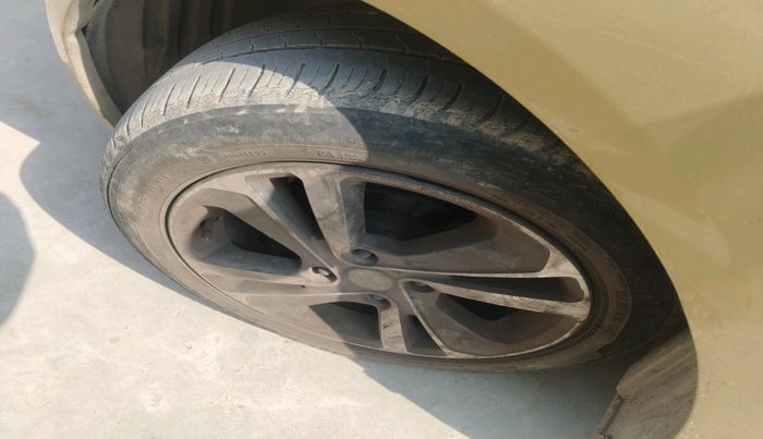 2020 Tata ALTROZ XZ PETROL, Petrol, Manual, 56,304 km, tyre