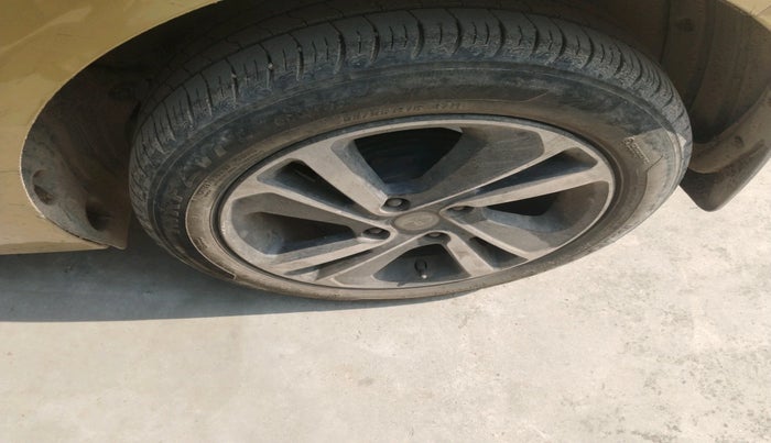 2020 Tata ALTROZ XZ PETROL, Petrol, Manual, 56,304 km, tyre