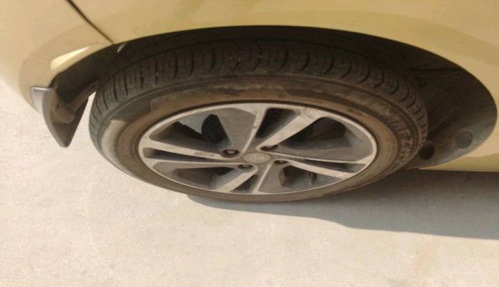 2020 Tata ALTROZ XZ PETROL, Petrol, Manual, 56,304 km, tyre