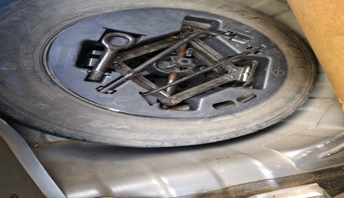 2012 Hyundai i10 MAGNA 1.2, Petrol, Manual, 65,392 km, tyre