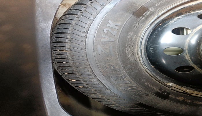 2013 Maruti Swift Dzire VXI, Petrol, Manual, 1,42,032 km, tyre