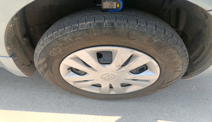 2013 Maruti Swift Dzire VXI, Petrol, Manual, 1,42,032 km, tyre