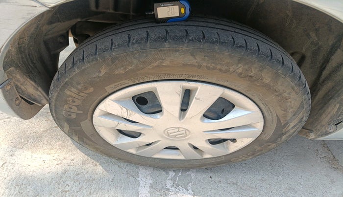 2013 Maruti Swift Dzire VXI, Petrol, Manual, 1,42,032 km, tyre