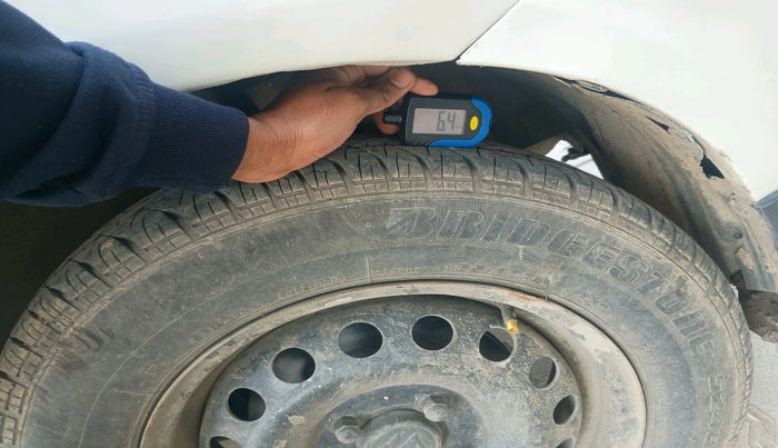 2017 Maruti Swift LXI (O), CNG, Manual, 77,287 km, tyre