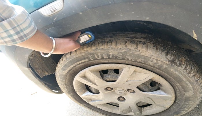 2019 Renault Kwid RXT 1.0 AMT (O), CNG, Automatic, 53,710 km, tyre