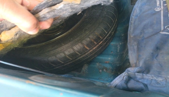 2019 Renault Kwid RXT 1.0 AMT (O), CNG, Automatic, 53,710 km, tyre