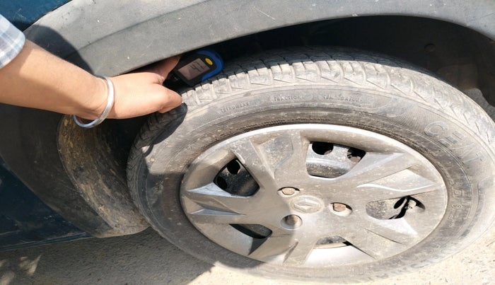 2019 Renault Kwid RXT 1.0 AMT (O), CNG, Automatic, 53,710 km, tyre