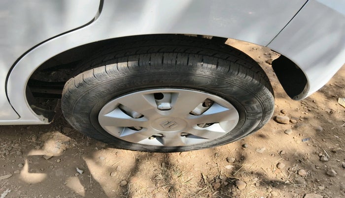 2015 Maruti Wagon R 1.0 LXI CNG, CNG, Manual, 1,14,406 km, tyre