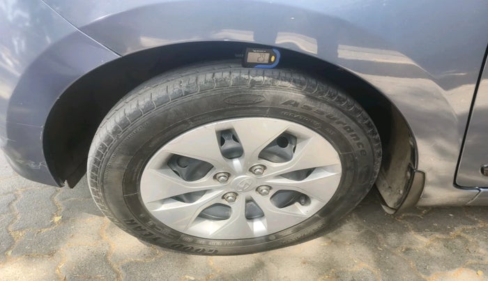 2015 Hyundai Xcent BASE 1.2, CNG, Manual, 43,739 km, tyre