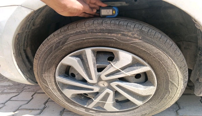 2012 Maruti Swift Dzire VXI, CNG, Manual, 1,17,434 km, tyre