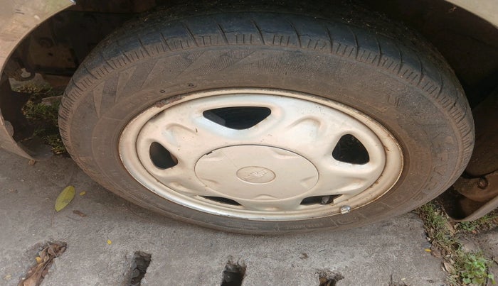 2011 Chevrolet Beat LT PETROL, Petrol, Manual, 49,787 km, tyre