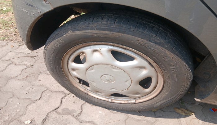 2011 Chevrolet Beat LT PETROL, Petrol, Manual, 49,787 km, tyre