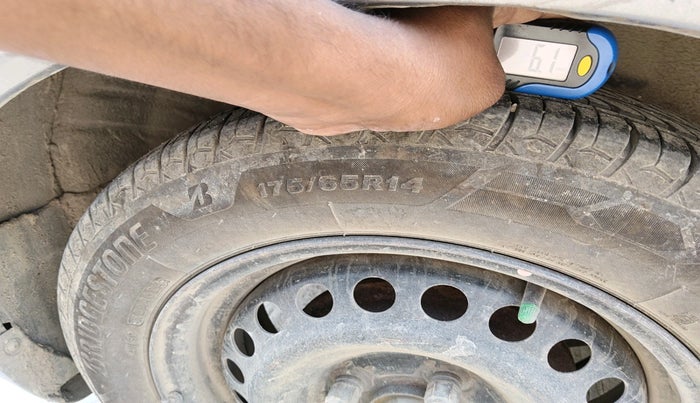 2013 Honda Amaze 1.5L I-DTEC S, Diesel, Manual, 2,39,472 km, tyre