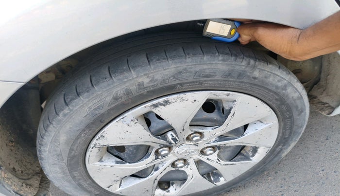 2015 Hyundai Xcent S 1.2, CNG, Manual, 1,10,110 km, tyre