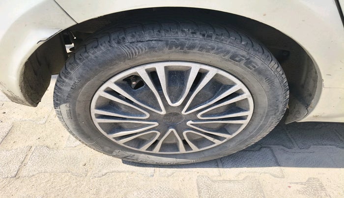 2016 Tata Tiago XE PETROL, CNG, Manual, 57,901 km, tyre