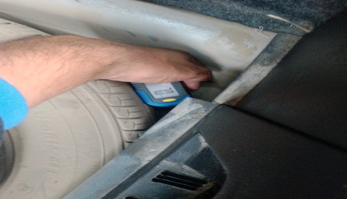 2015 Volkswagen Polo HIGHLINE1.2L, Petrol, Manual, 1,11,453 km, tyre