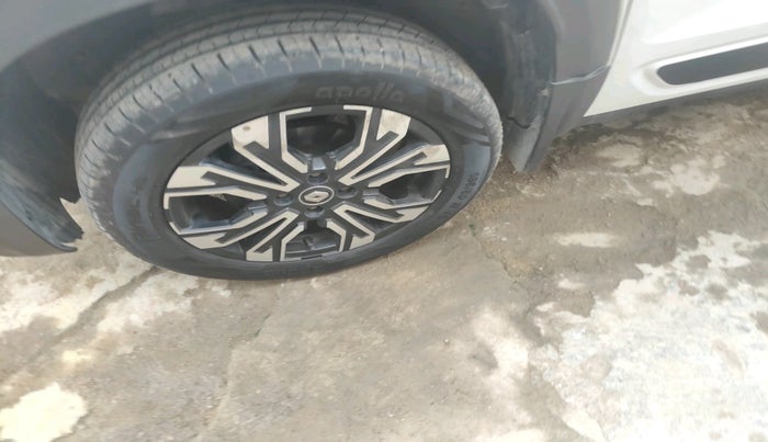 2022 Renault Kiger RXZ AMT, Petrol, Automatic, 67,676 km, tyre