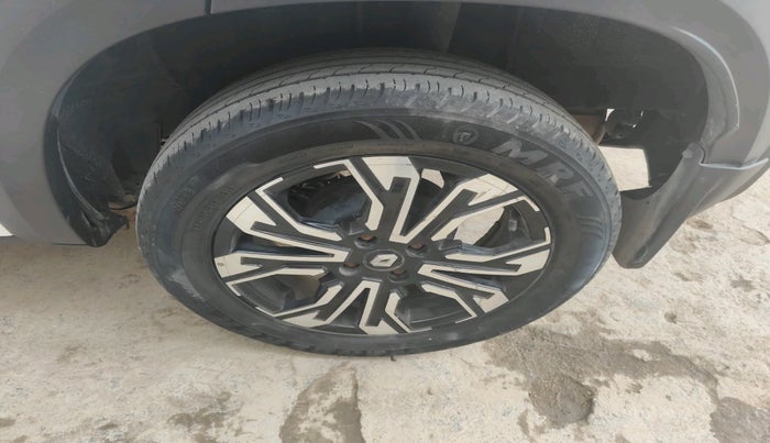 2022 Renault Kiger RXZ AMT, Petrol, Automatic, 67,676 km, tyre