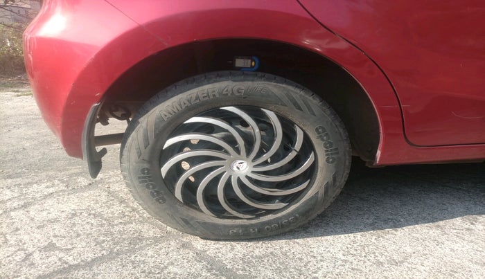 2014 Datsun Go T, Petrol, Manual, 86,061 km, tyre