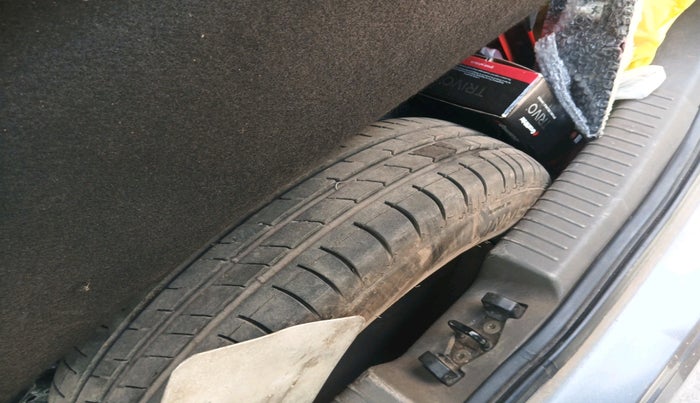 2012 Hyundai i10 MAGNA 1.2, CNG, Manual, 86,112 km, tyre