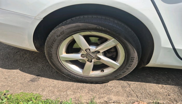 2012 Audi A4 2.0 TDI Multitronic, Diesel, Automatic, 1,45,697 km, tyre