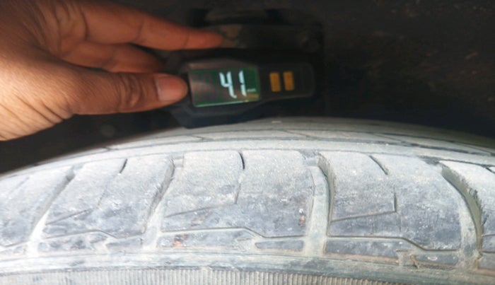 2023 Hyundai ALCAZAR PLATINUM 1.5 TURBO PETROL MT 7STR, Petrol, Manual, 27,489 km, tyre