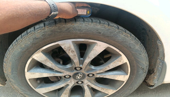 2014 Hyundai Verna FLUIDIC 1.6 VTVT SX, Petrol, Manual, 1,40,087 km, tyre