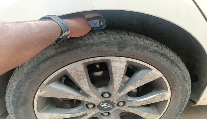 2014 Hyundai Verna FLUIDIC 1.6 VTVT SX, Petrol, Manual, 1,40,087 km, tyre