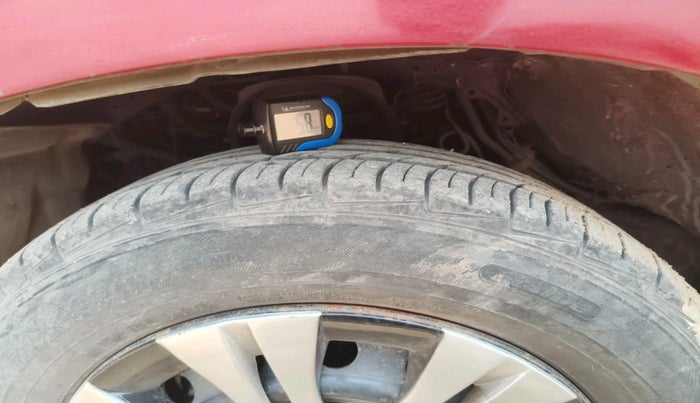 2008 Toyota Innova G4 2.5 8 STR, Diesel, Manual, 1,80,621 km, tyre