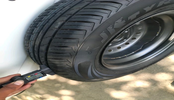 2024 Maruti New Wagon-R LXI 1.0, CNG, Manual, 27,731 km, tyre