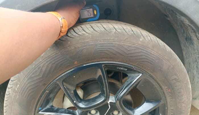 2017 Maruti IGNIS ZETA 1.2, Petrol, Manual, 45,400 km, tyre