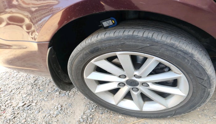 2014 Skoda Superb ELEGANCE 2.0 TDI CR AT, Diesel, Automatic, 99,556 km, tyre