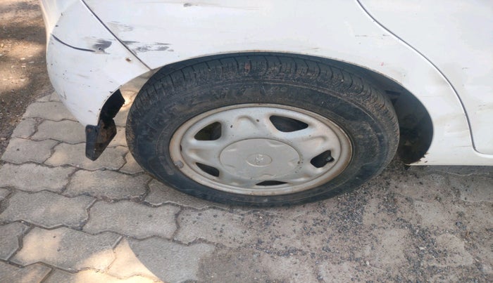 2013 Chevrolet Beat LT PETROL, Petrol, Manual, 1,05,657 km, tyre