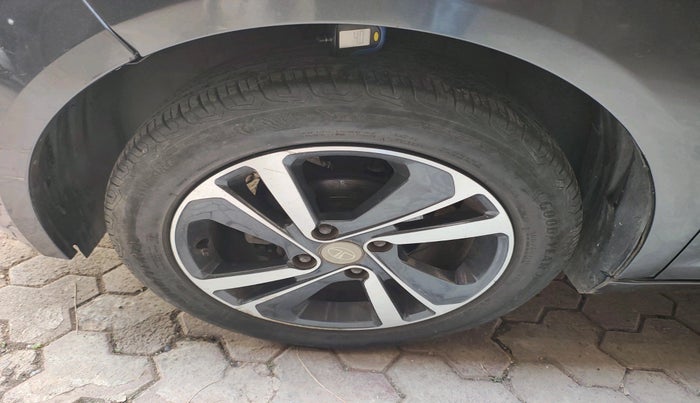 2021 Tata ALTROZ XZ PETROL, Petrol, Manual, 46,557 km, tyre