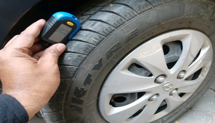 2013 Hyundai i10 SPORTZ 1.2, Petrol, Manual, 40,786 km, tyre