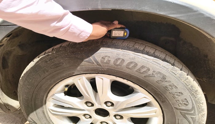 2013 Ssangyong Rexton RX5, Diesel, Manual, 95,891 km, tyre