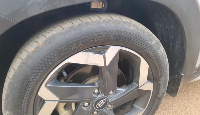 2022 Hyundai ALCAZAR 2.0 SIGNATURE MT 6STR, Petrol, Manual, 33,740 km, tyre
