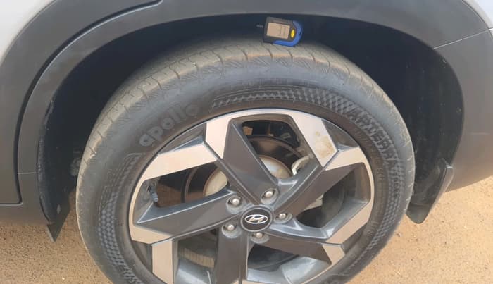 2022 Hyundai ALCAZAR 2.0 SIGNATURE MT 6STR, Petrol, Manual, 33,740 km, tyre