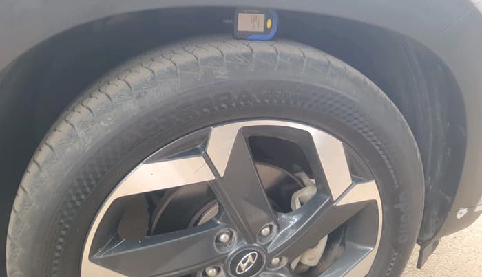 2022 Hyundai ALCAZAR 2.0 SIGNATURE MT 6STR, Petrol, Manual, 33,740 km, tyre
