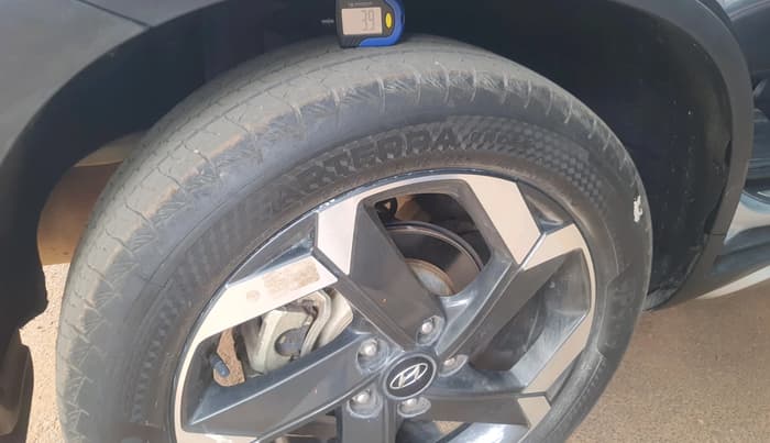 2022 Hyundai ALCAZAR 2.0 SIGNATURE MT 6STR, Petrol, Manual, 33,740 km, tyre