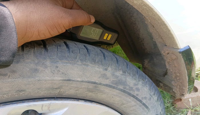 2022 Maruti Ertiga VXI CNG, CNG, Manual, 33,324 km, tyre