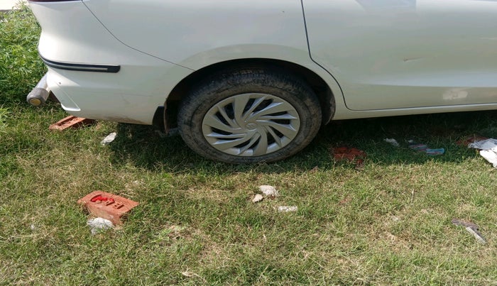 2022 Maruti Ertiga VXI CNG, CNG, Manual, 33,324 km, tyre