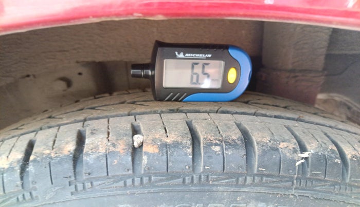 2013 Hyundai Eon MAGNA +, Petrol, Manual, 42,623 km, tyre