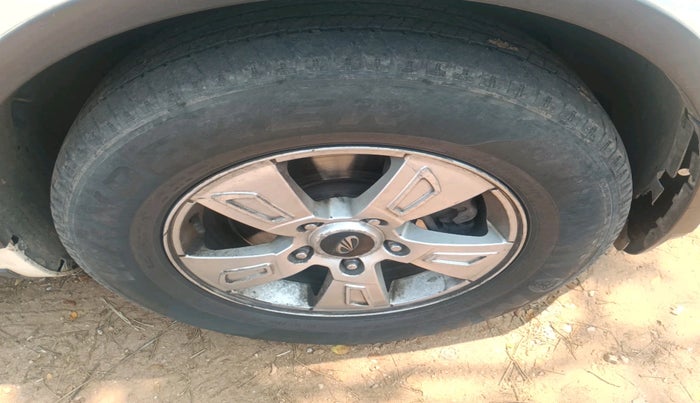 2013 Mahindra XUV500 W8, Diesel, Manual, 1,96,928 km, tyre