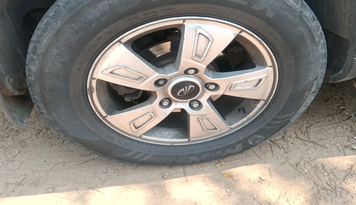 2013 Mahindra XUV500 W8, Diesel, Manual, 1,96,928 km, tyre