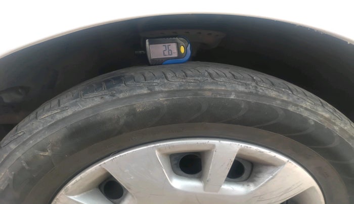 2013 Hyundai i20 ERA 1.2, Petrol, Manual, 1,72,699 km, tyre