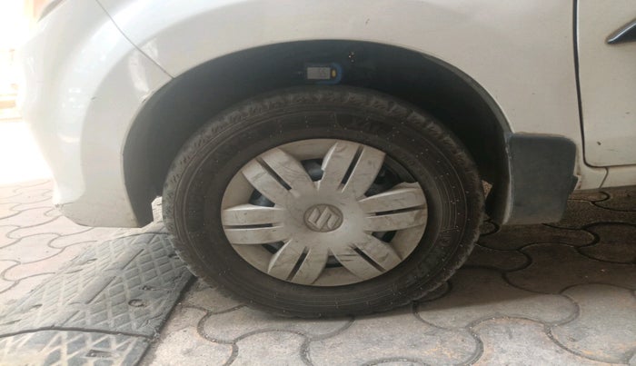 2016 Maruti Alto 800 VXI, Petrol, Manual, 90,748 km, tyre