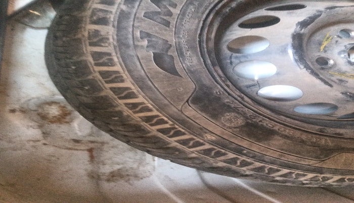 2016 Maruti Alto 800 VXI, Petrol, Manual, 90,748 km, tyre