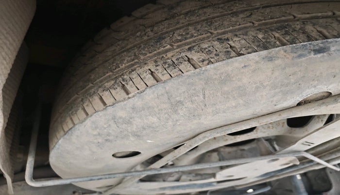 2013 Nissan Terrano XV D THP PREMIUM 110 PS EDITION, Diesel, Manual, 2,58,657 km, tyre