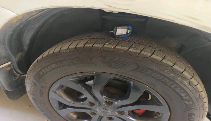 2013 Nissan Terrano XV D THP PREMIUM 110 PS EDITION, Diesel, Manual, 2,58,657 km, tyre